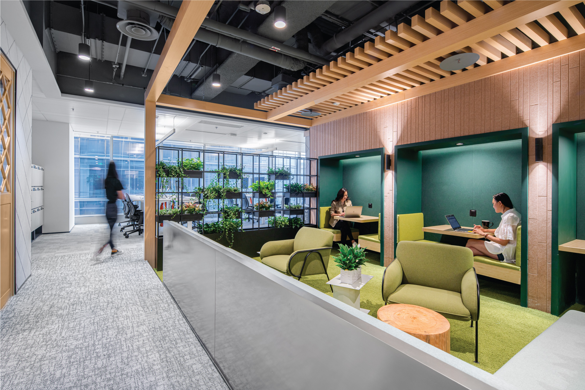 Airbnb’s Beijing office - private workspace